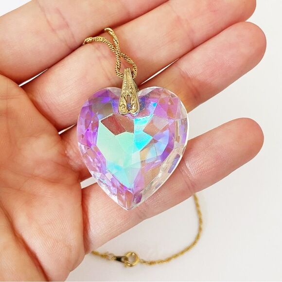 VTG huge AB crystal glass heart pendant on gold chain 24” - Picture 4 of 9